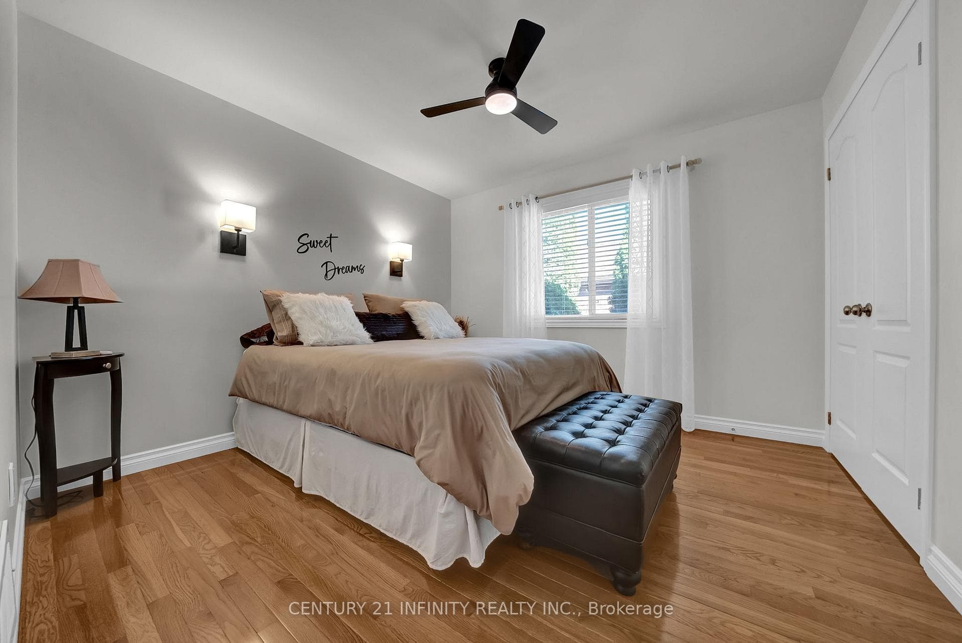 2nd Bedroom with large walk-in closet