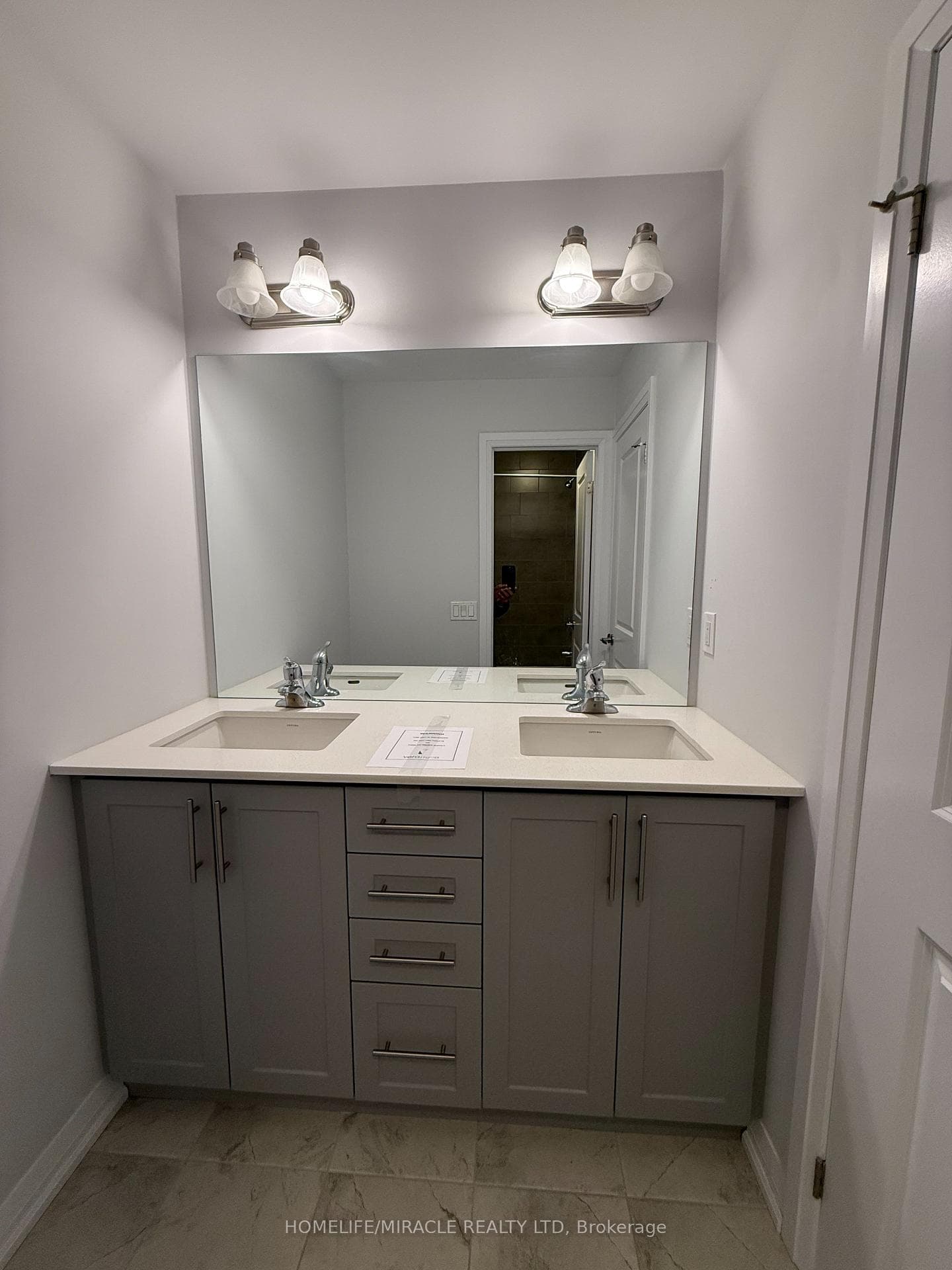 876 Sobeski Avenue photo 21