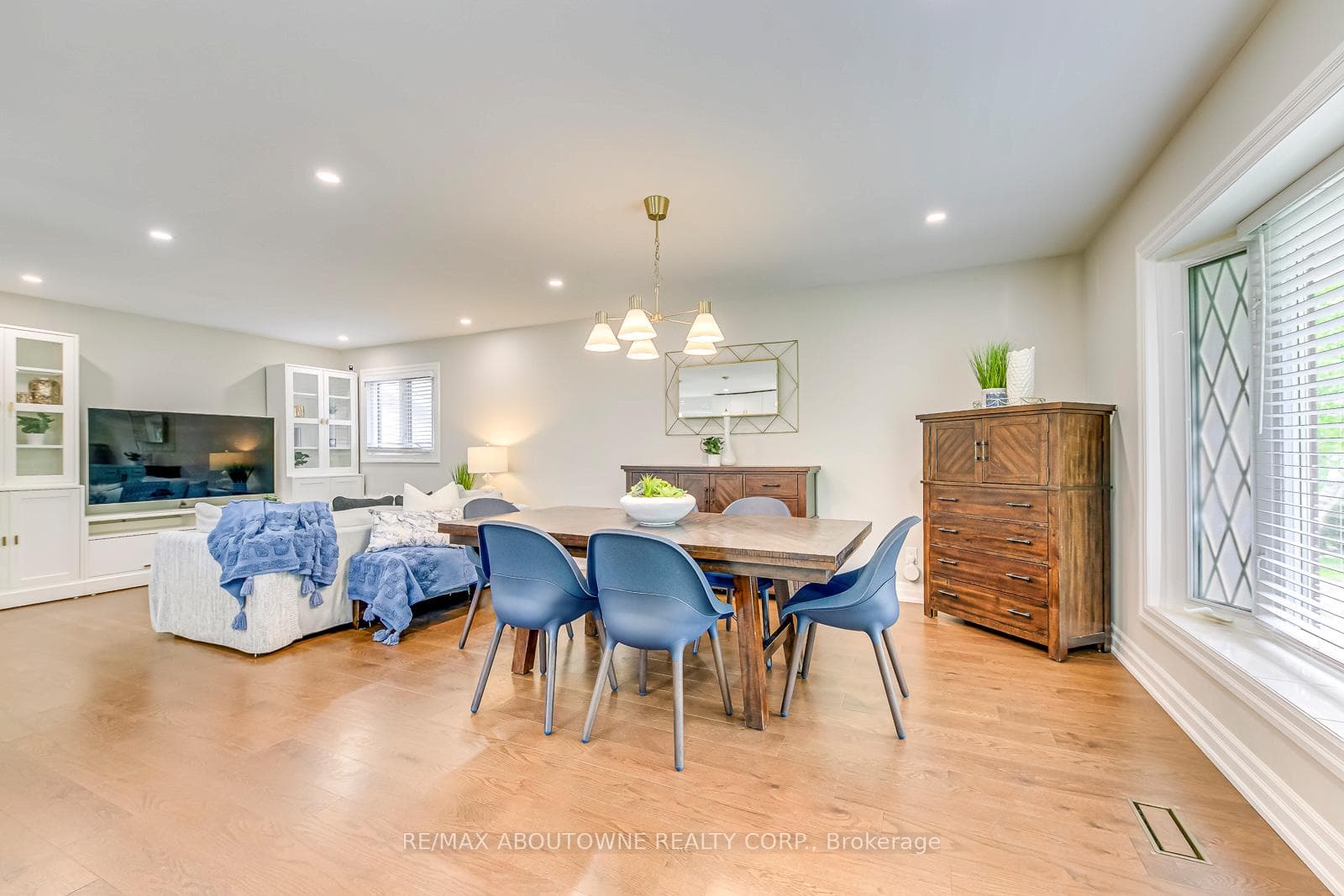1386 Grosvenor Street photo 4