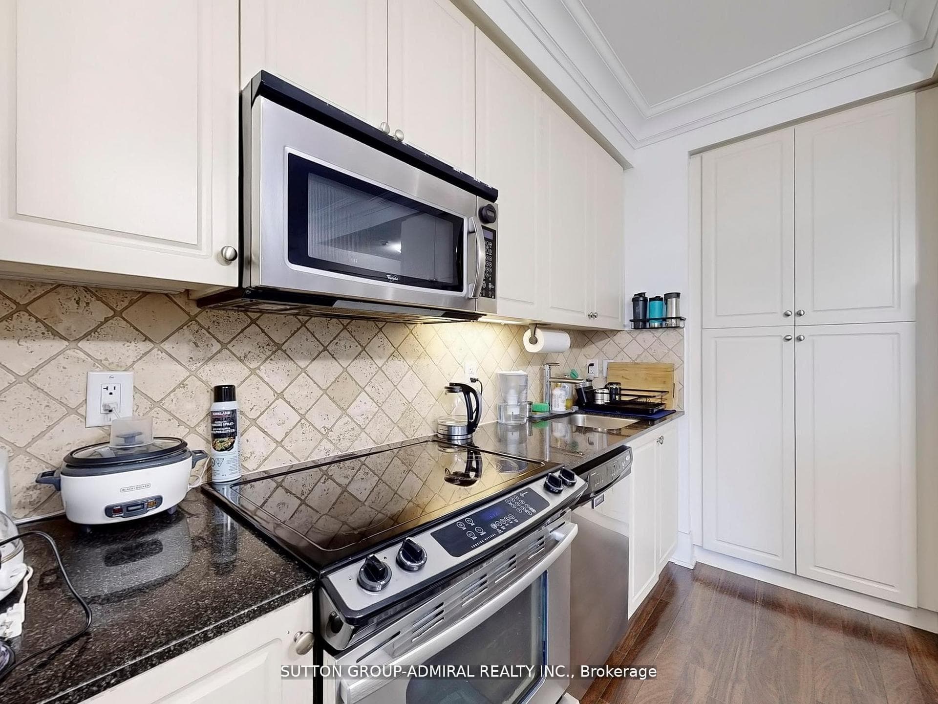 70 Roehampton Avenue Unit 1916 photo 15