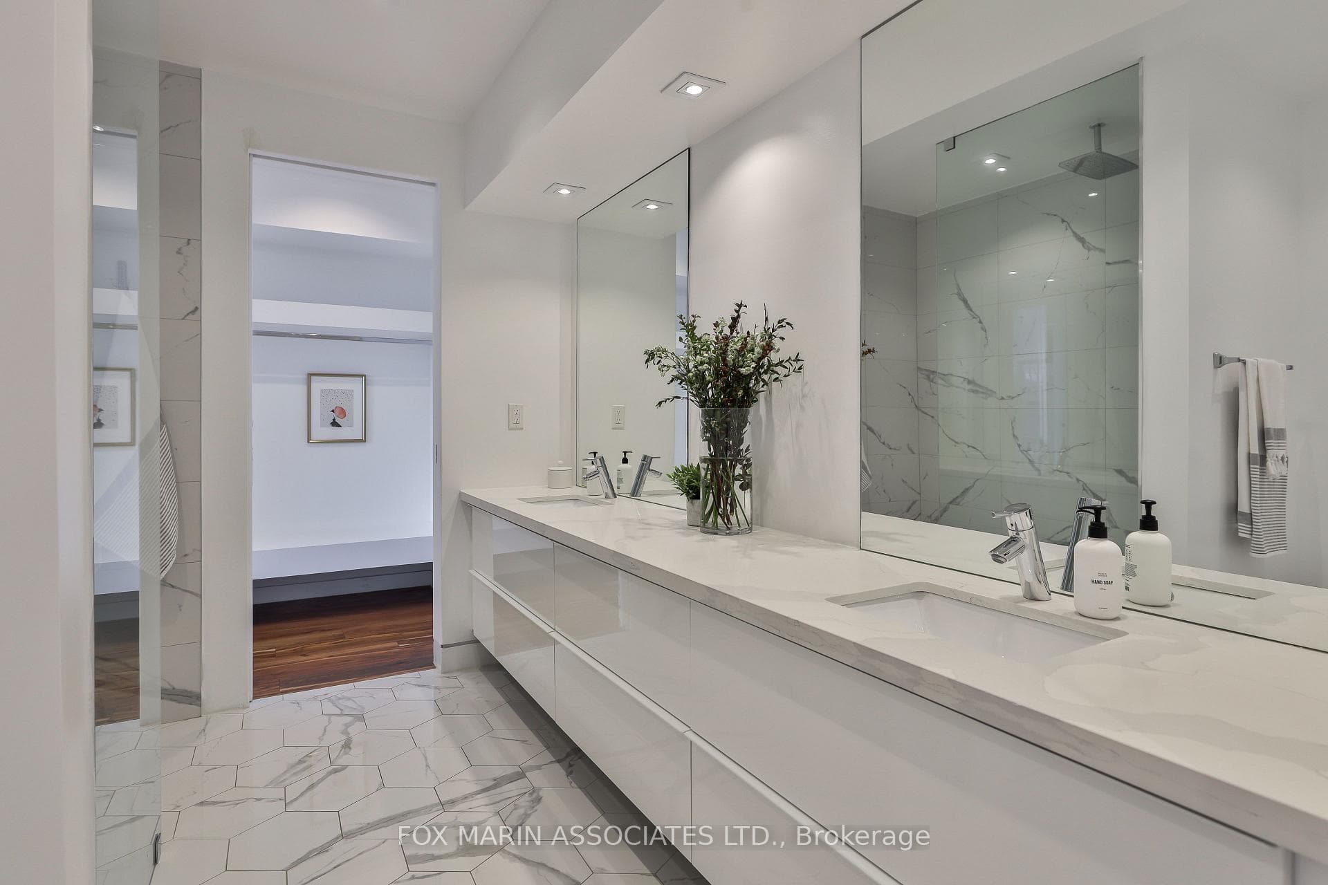 16 Laurel Avenue photo 26