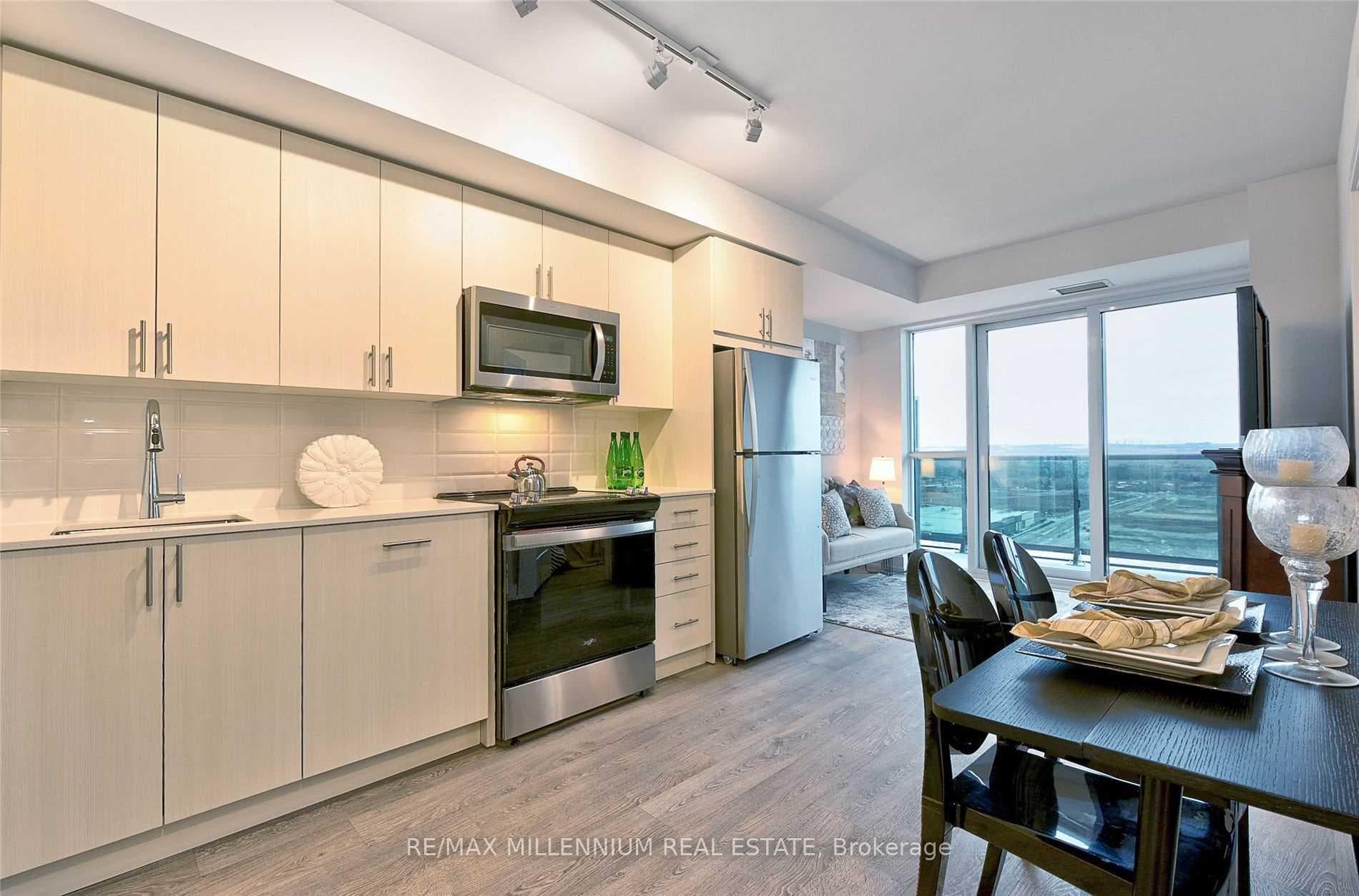 2550 Simcoe Street Unit 2108 photo 8