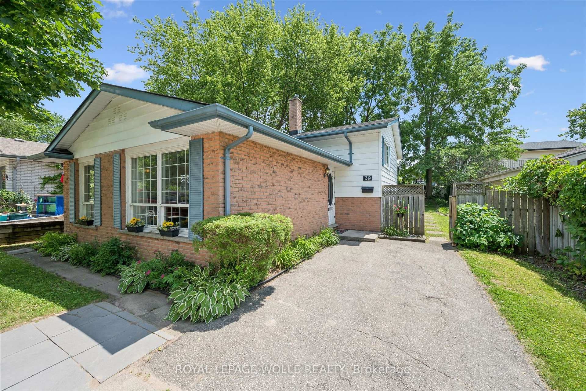 39 Shea Crescent photo 4