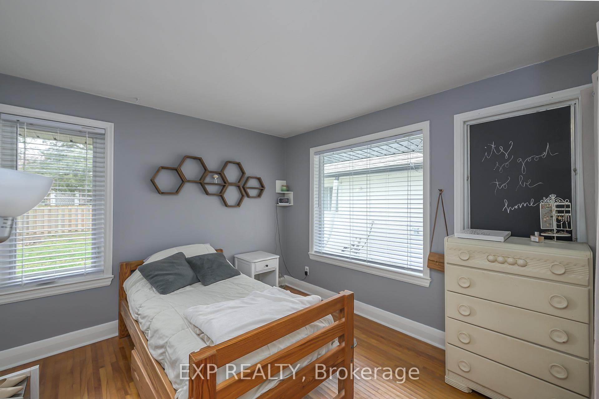 73 Broadway Avenue photo 21