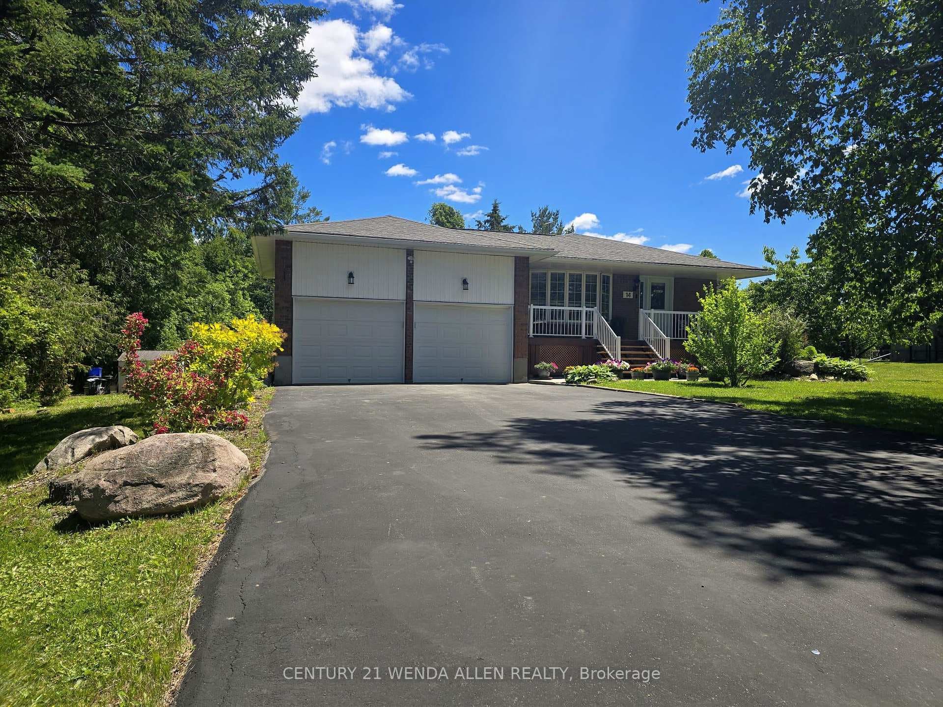 14 Manvers Drive photo 1