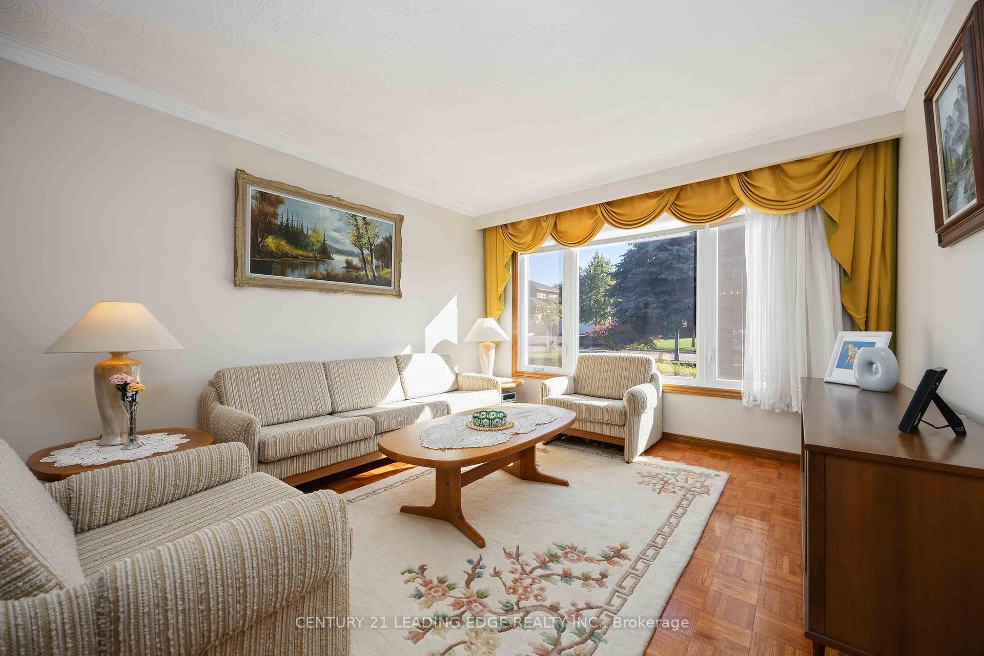 52 ASPEN Crescent photo 4