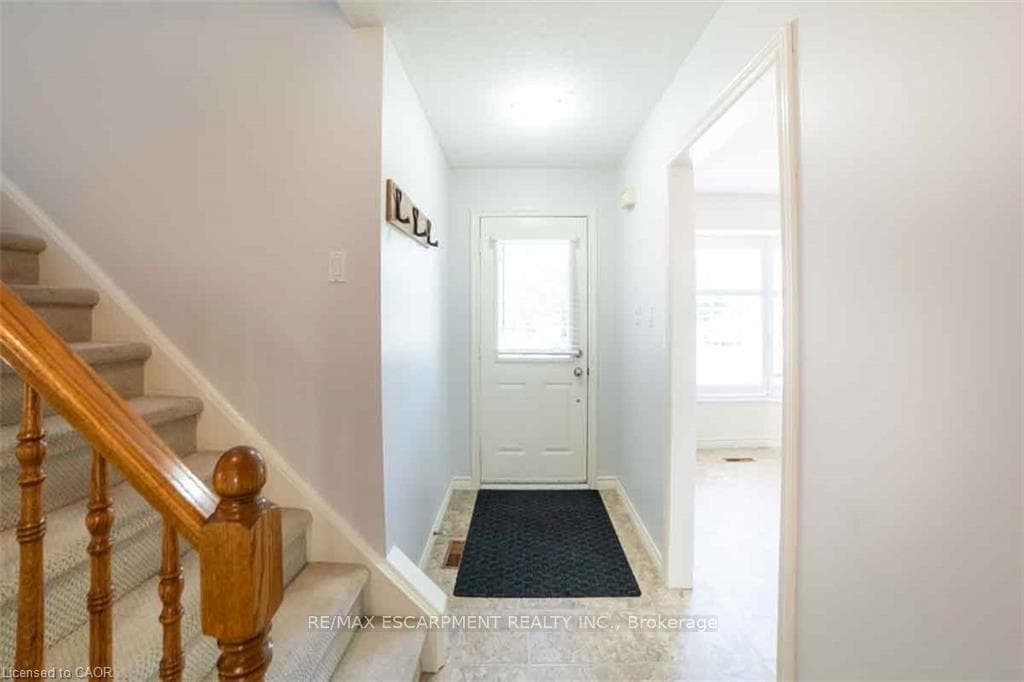 19 Beachgrove Crescent photo 2