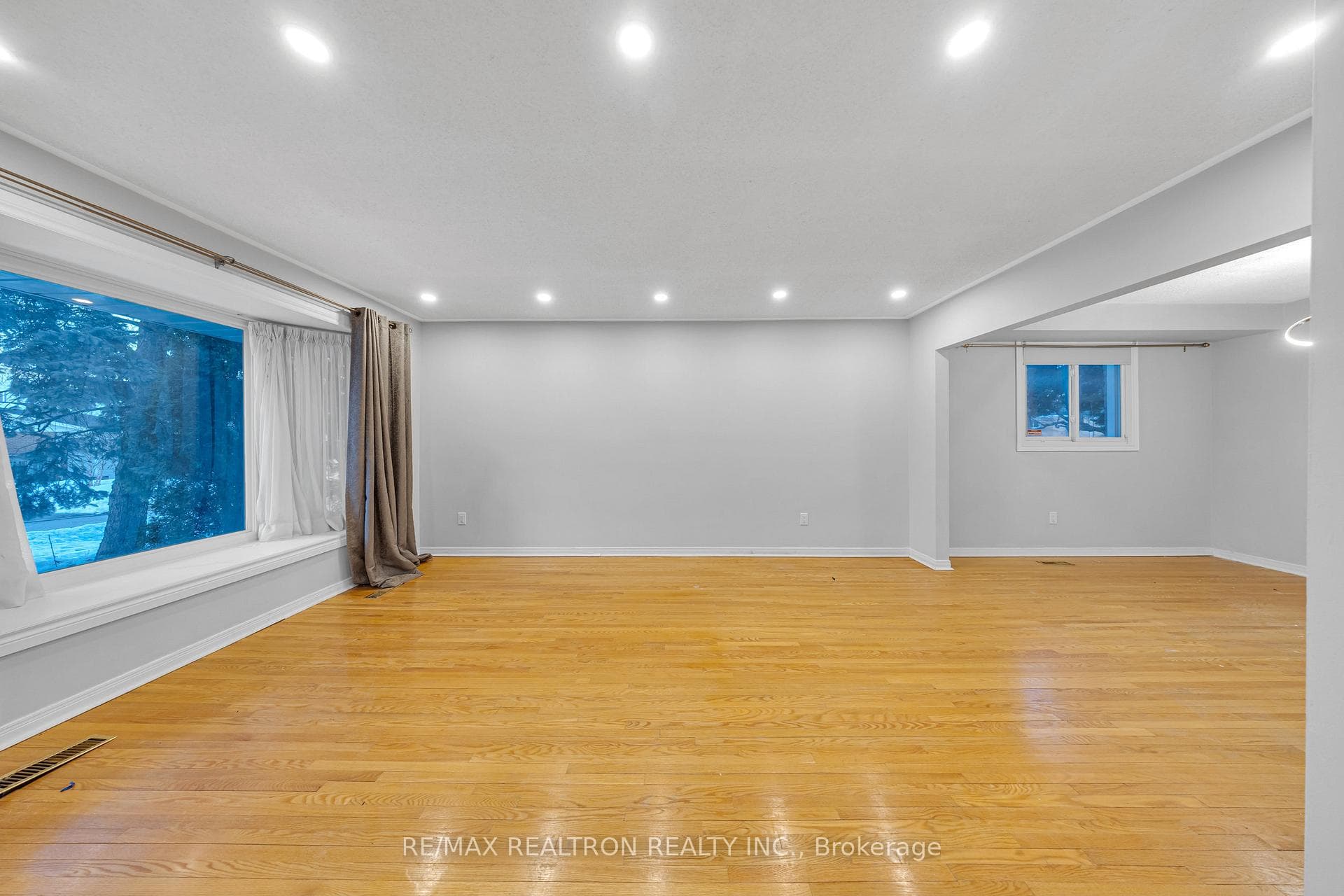 15 Pipers Green Avenue photo 4