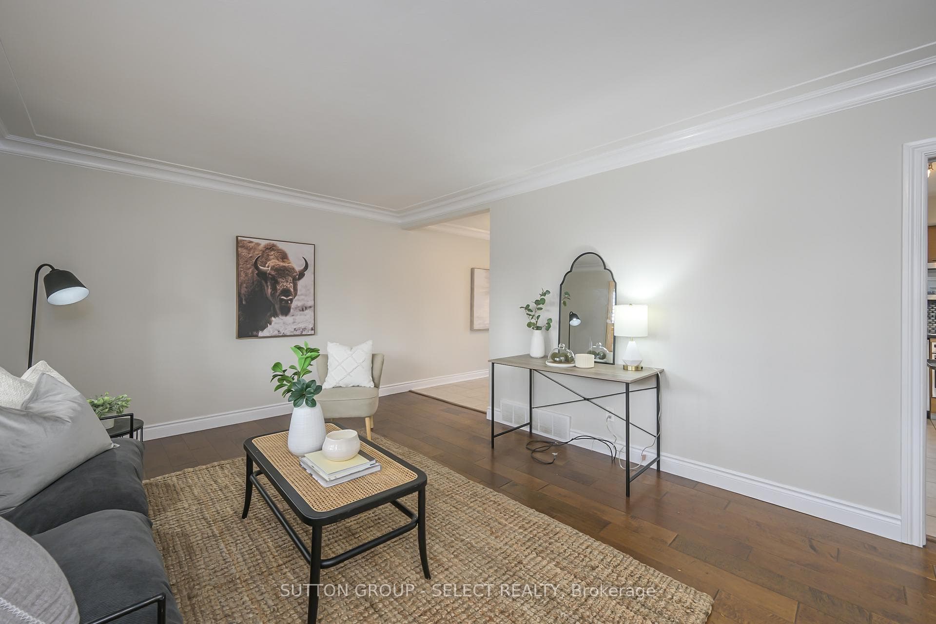 643 Dunboyne Crescent photo 18