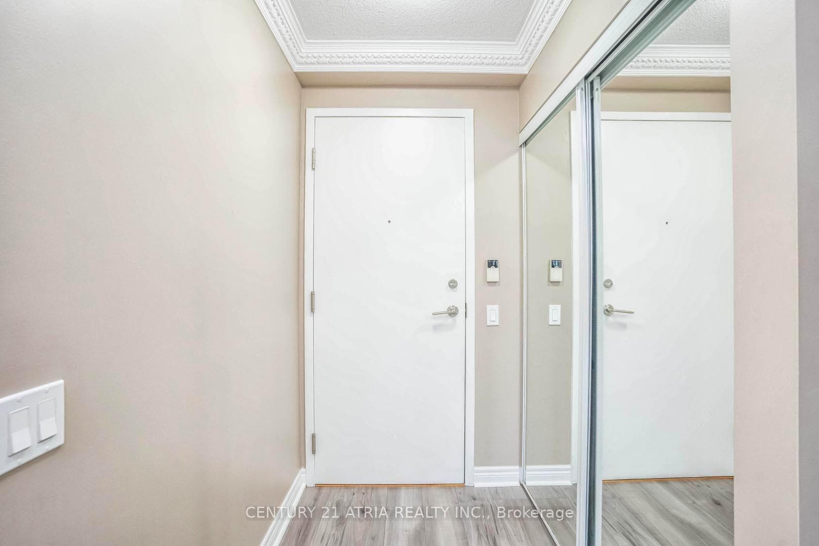 83 Borough Drive Unit 1211 photo 2