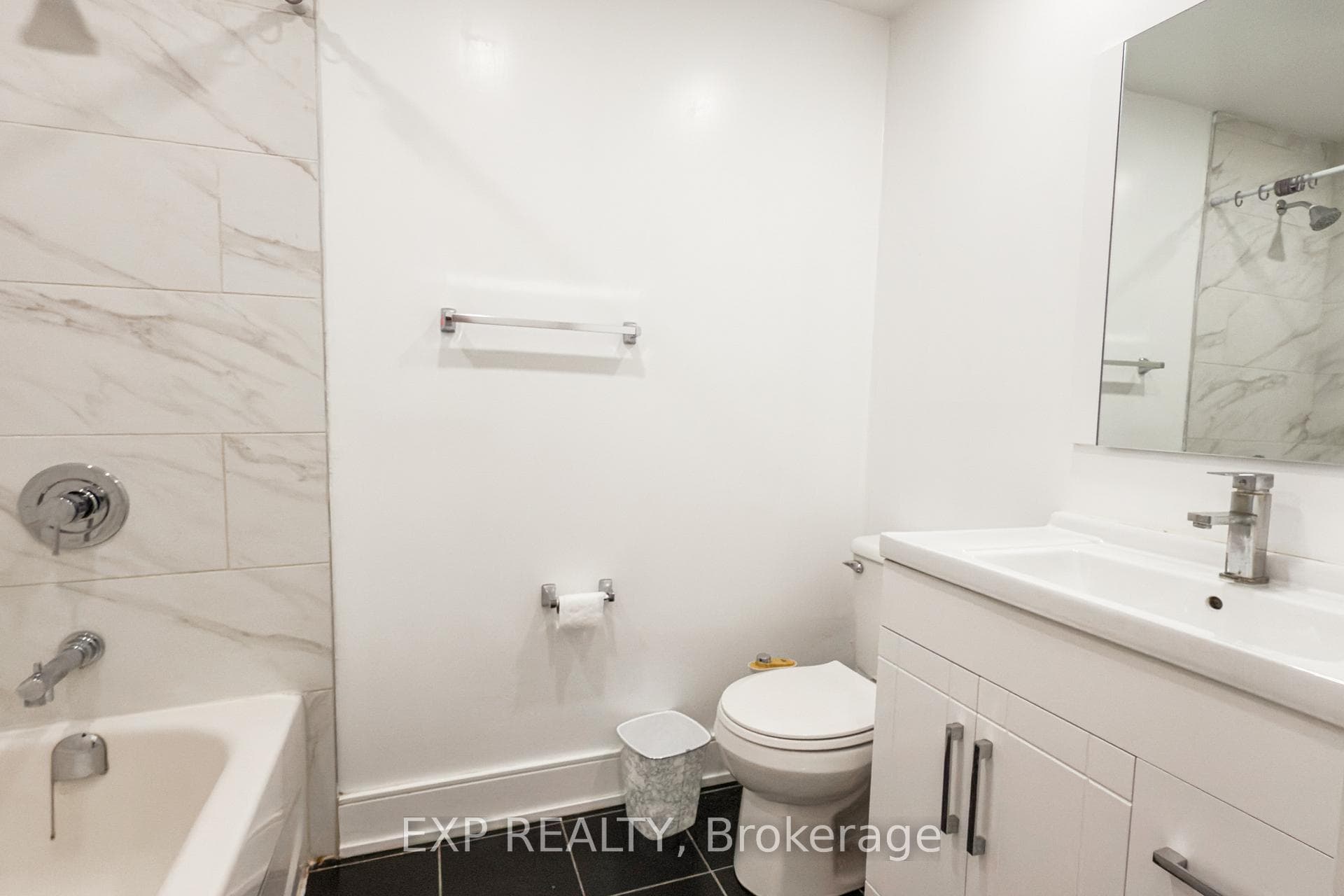 220 Burnhamthorpe Road Unit 1508 photo 16