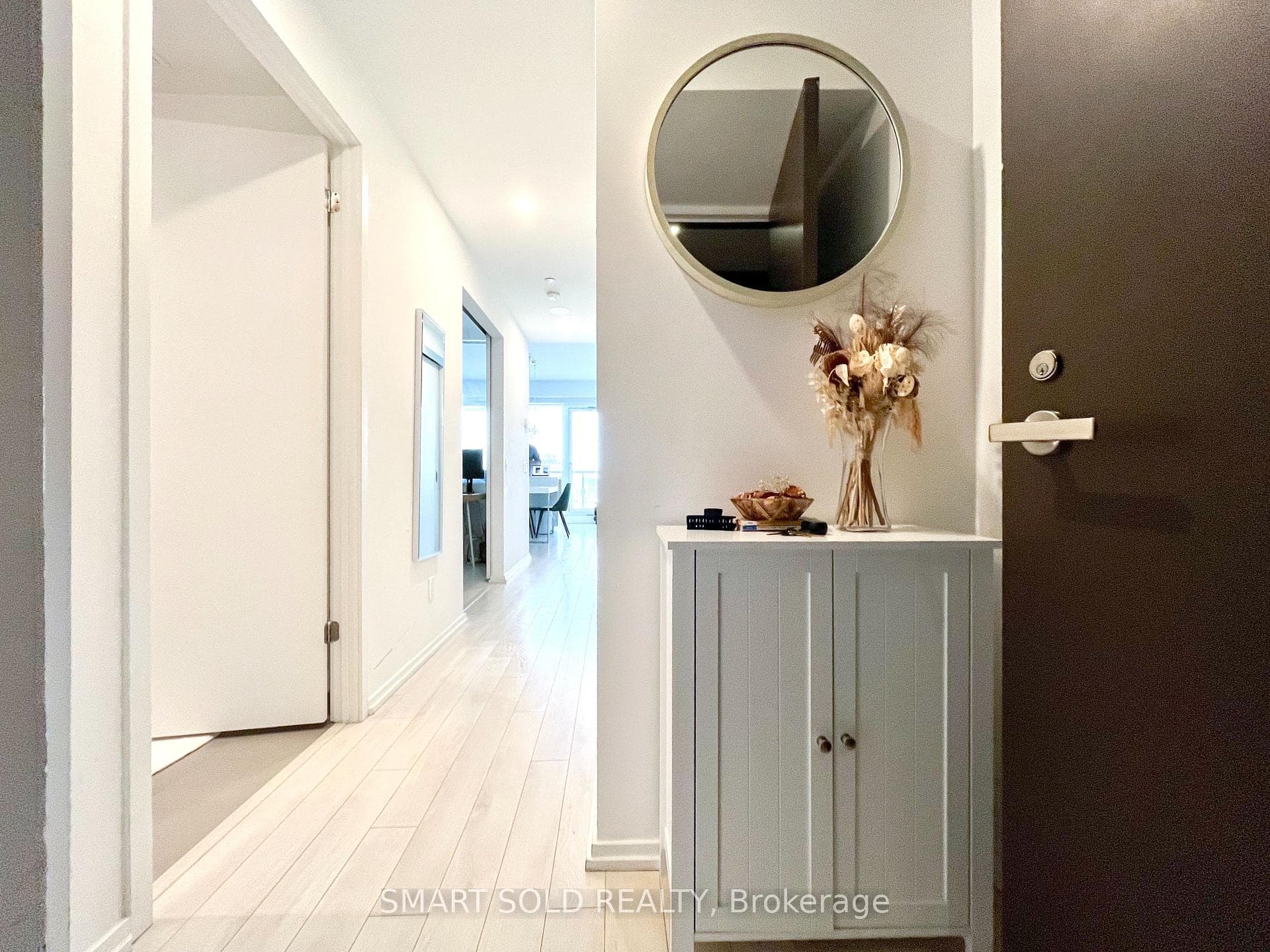197 Yonge Street Unit 2403 photo 9