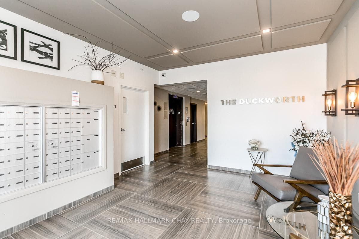 299 Cundles Road Unit 205 photo 2