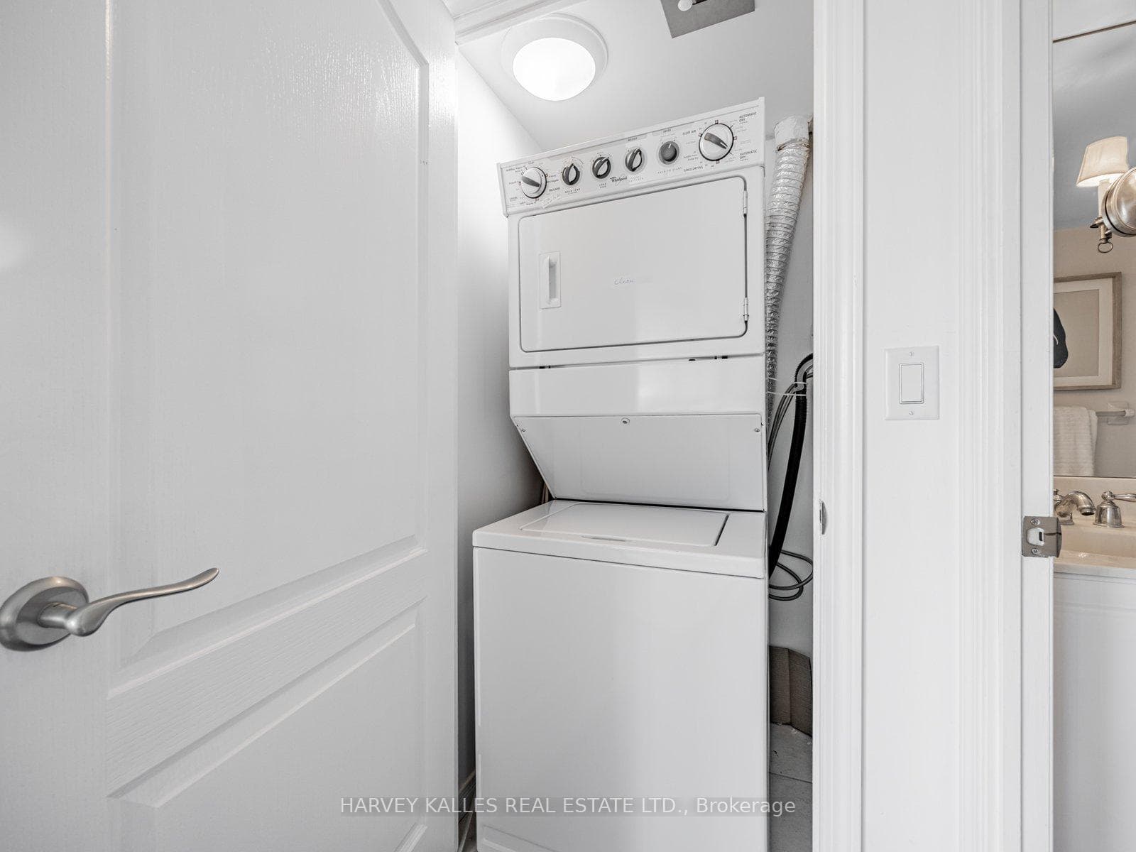 205 The Donway N/A Unit 327 photo 17