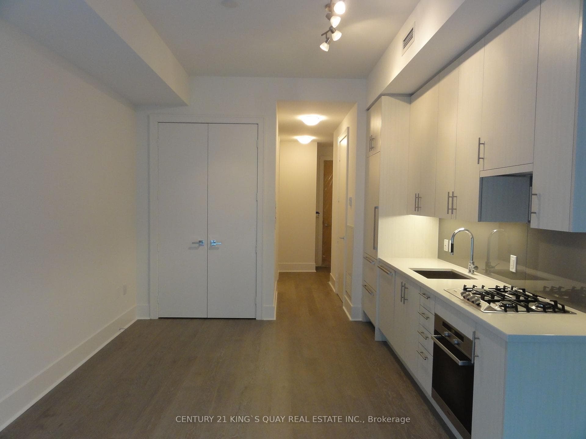 29 Queens Quay N/A Unit 719 photo 8