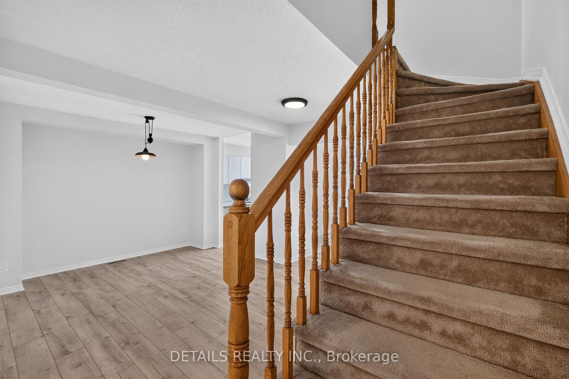 122 Ashpark Crescent photo 20