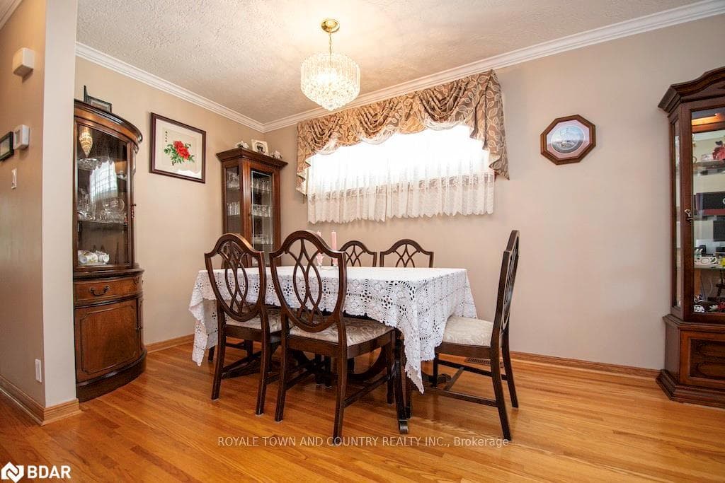 55 Wellington Street photo 8