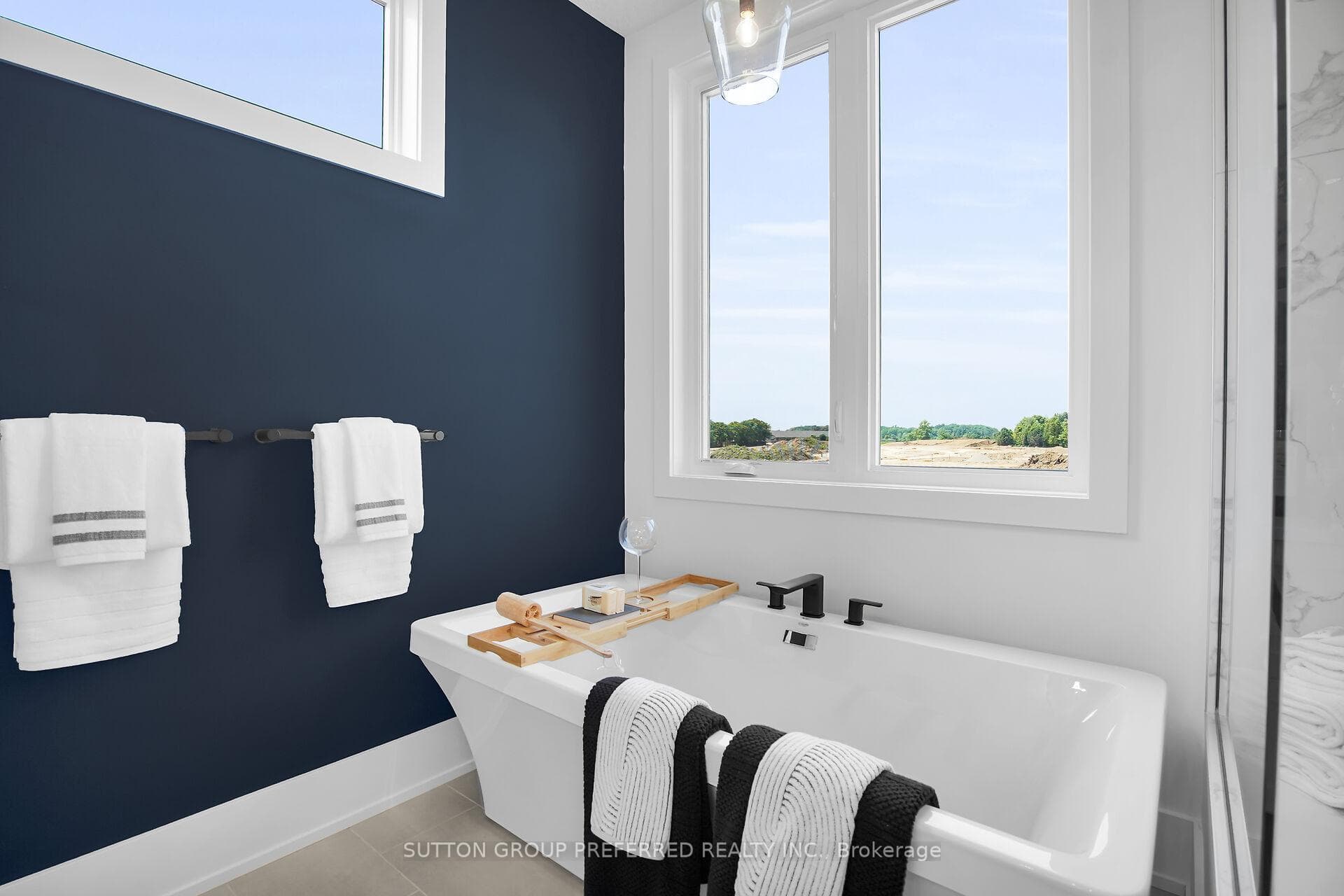 ENSUITE FREE STANDING TUB
