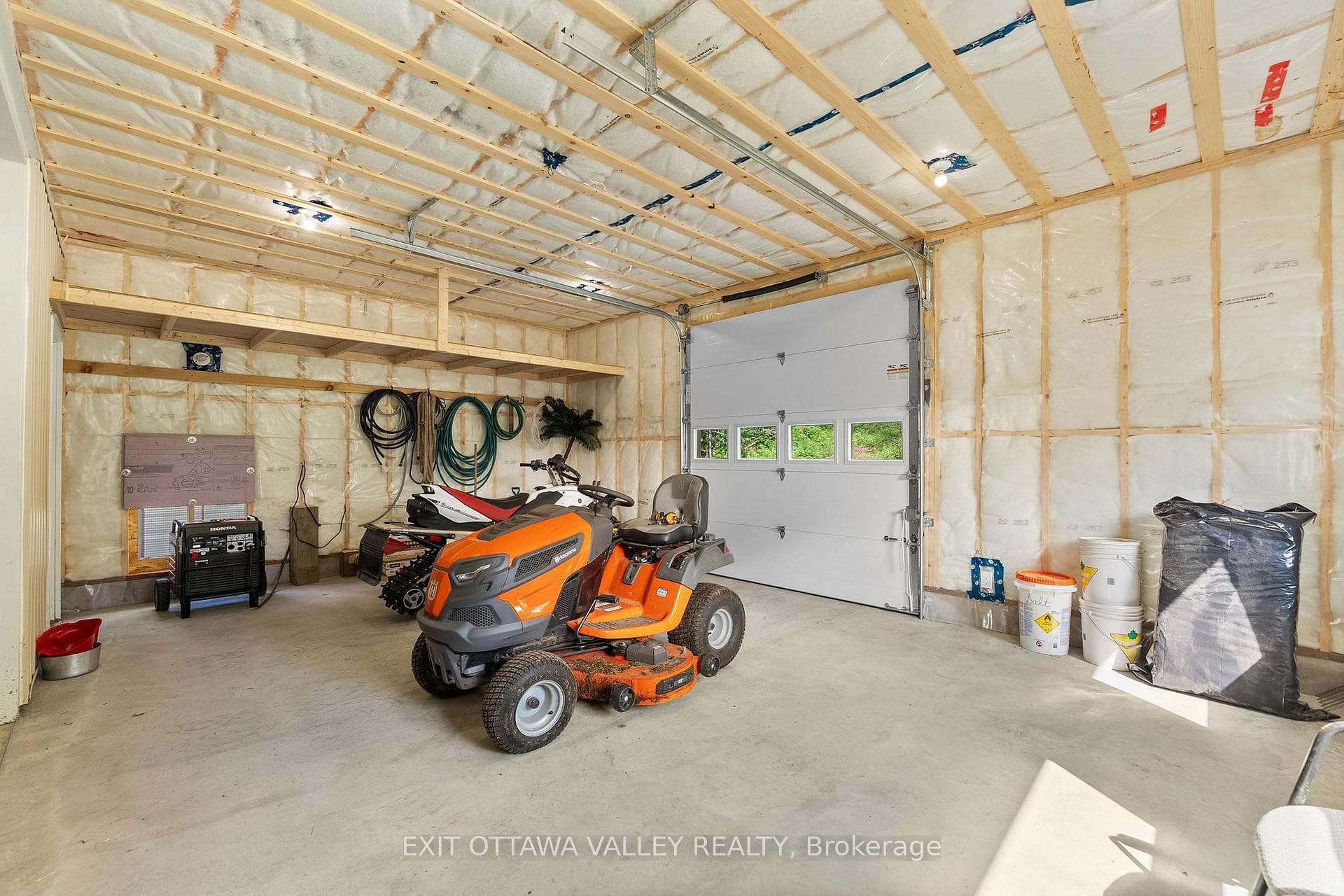 Garage back bay