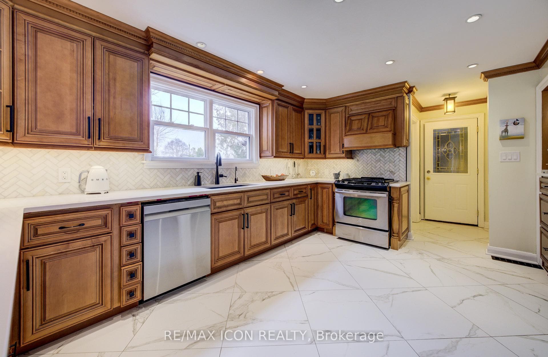 27 Lowrey Avenue photo 15