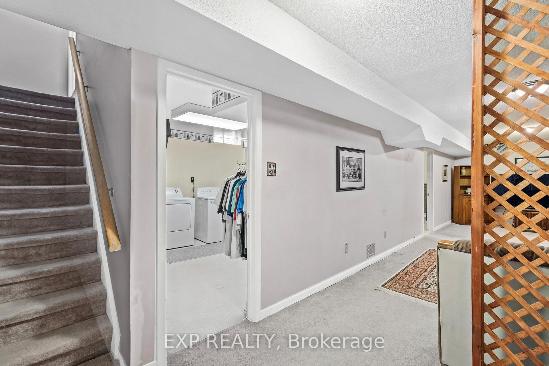 97 Mercer Crescent photo 15
