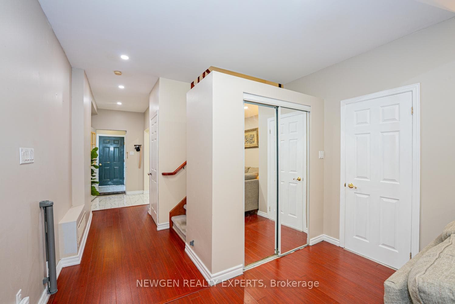 592A Danforth Road photo 12
