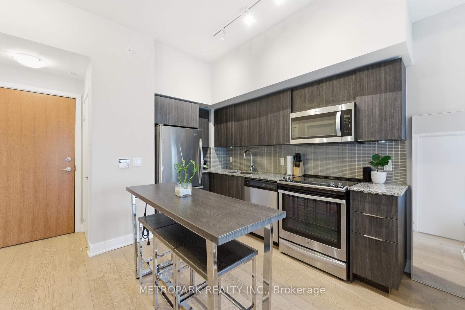 30 SHORE BREEZE Drive Unit 1414 photo 10