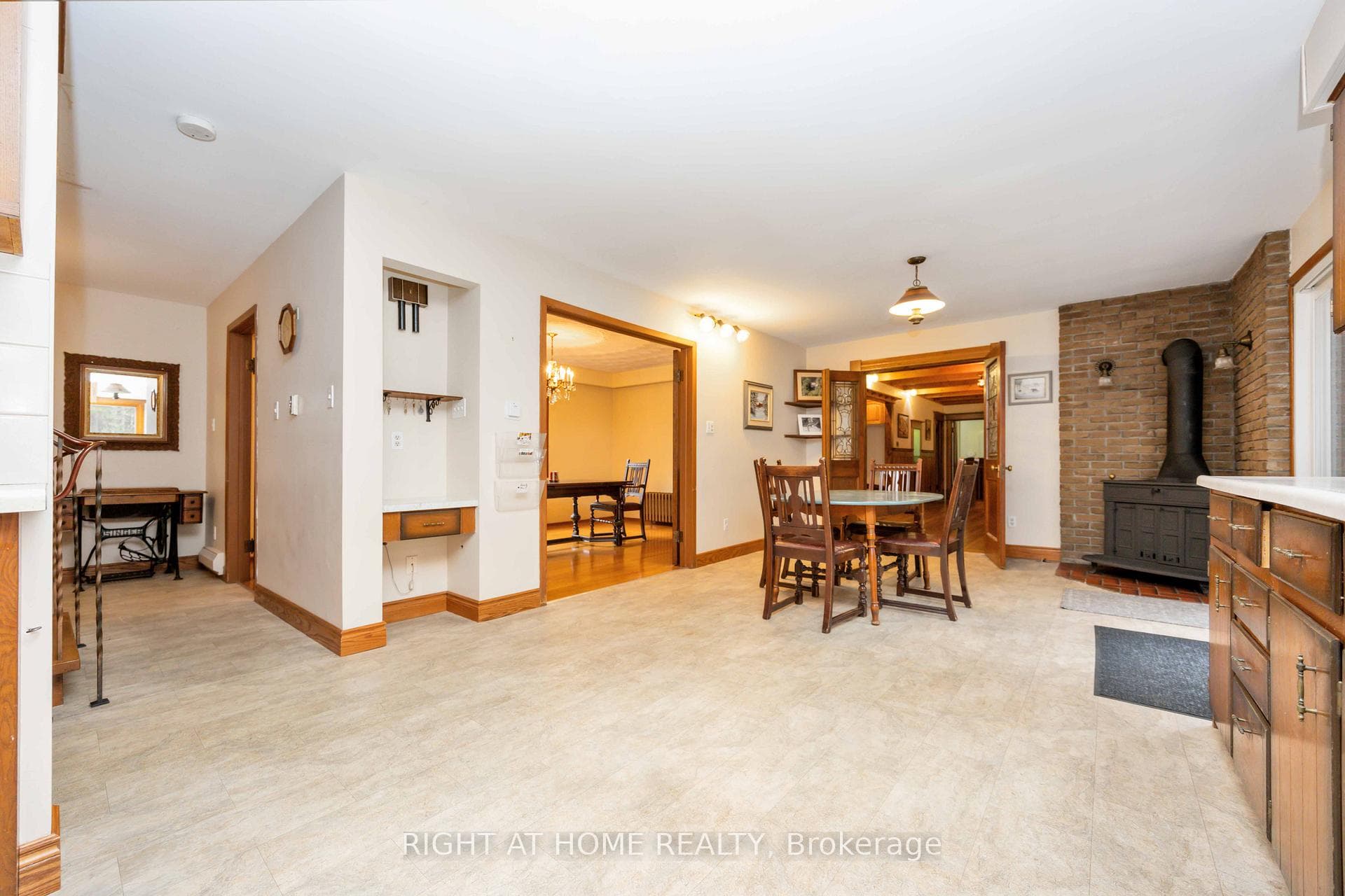 3070 5th Concession Road photo 8