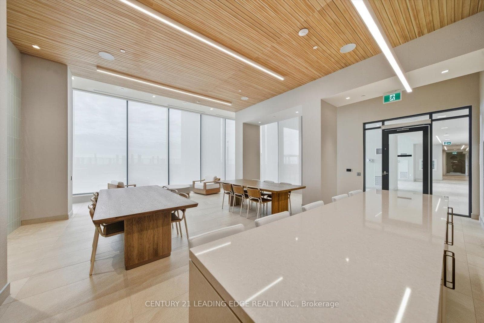 8960 Jane Street Unit 2015 photo 44