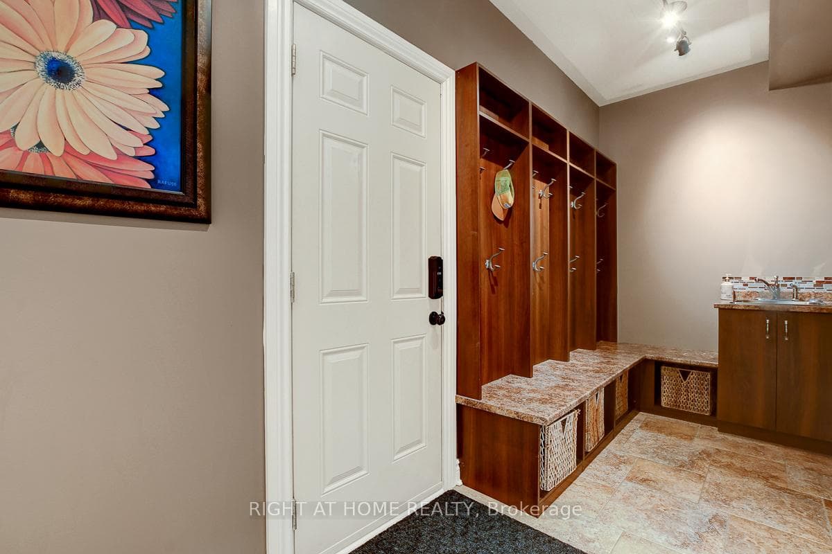 409 Balmoral Drive photo 15