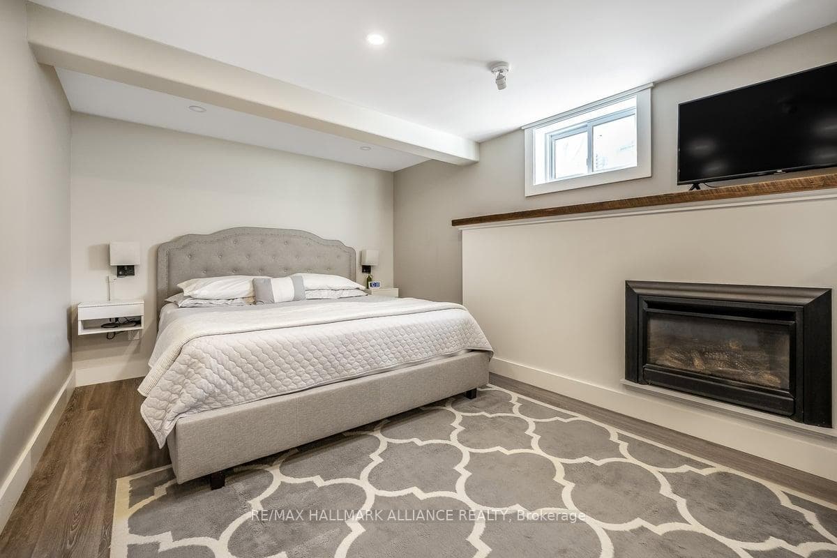 1061 Pinegrove Road photo 26