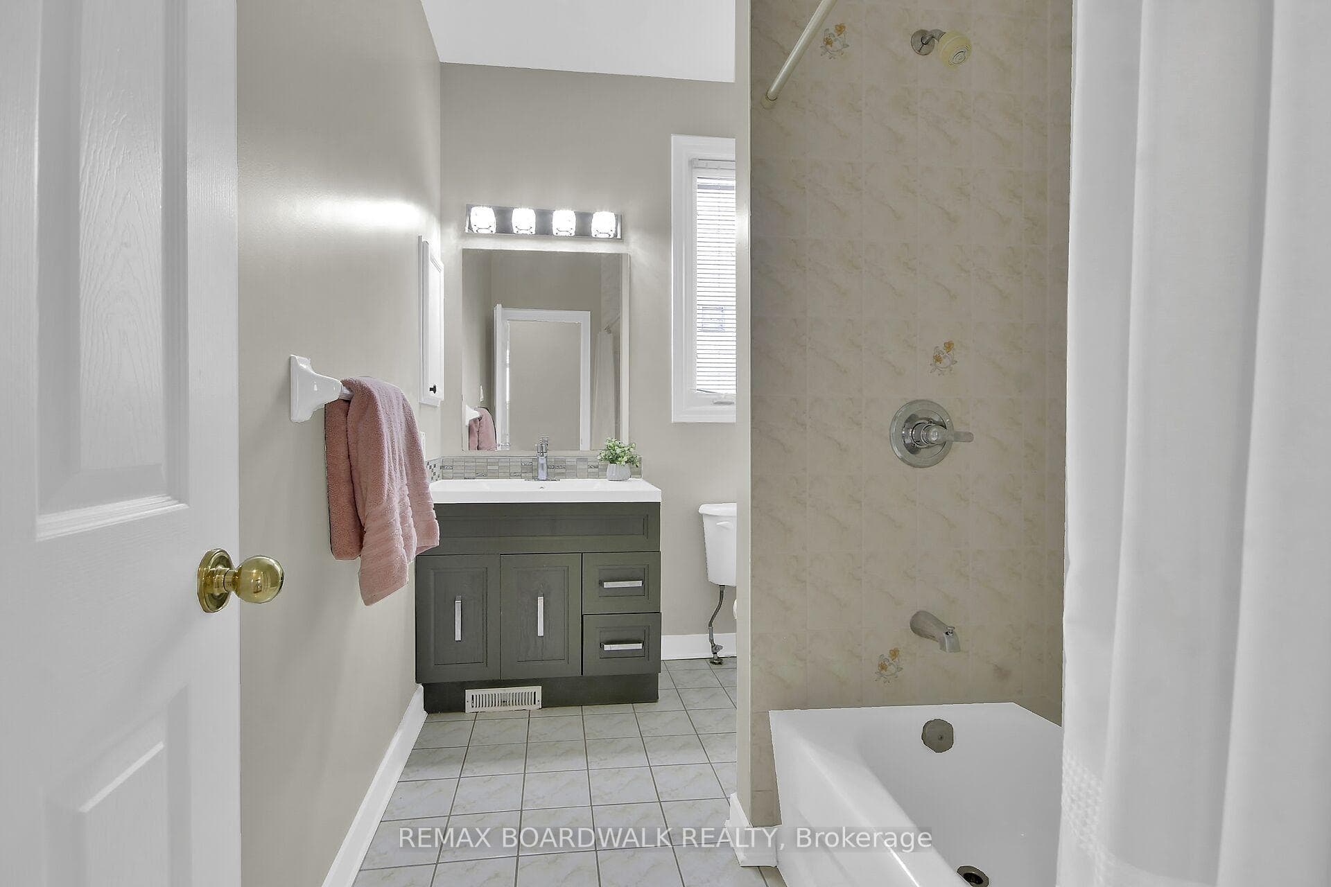 48 Maricona Way photo 40