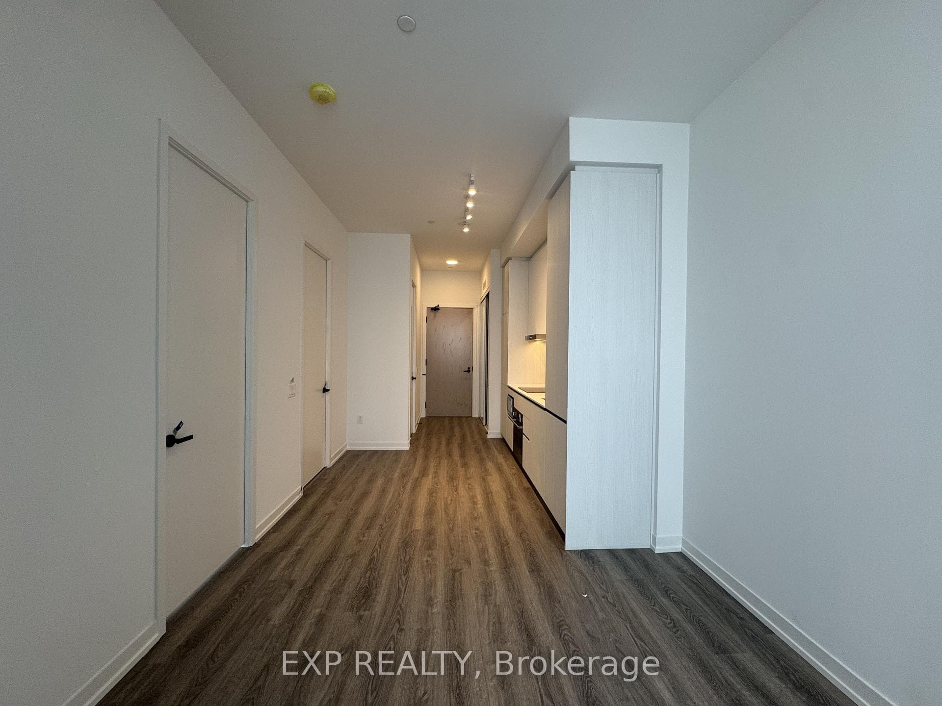 8 Interchange Way Unit 3611 photo 17