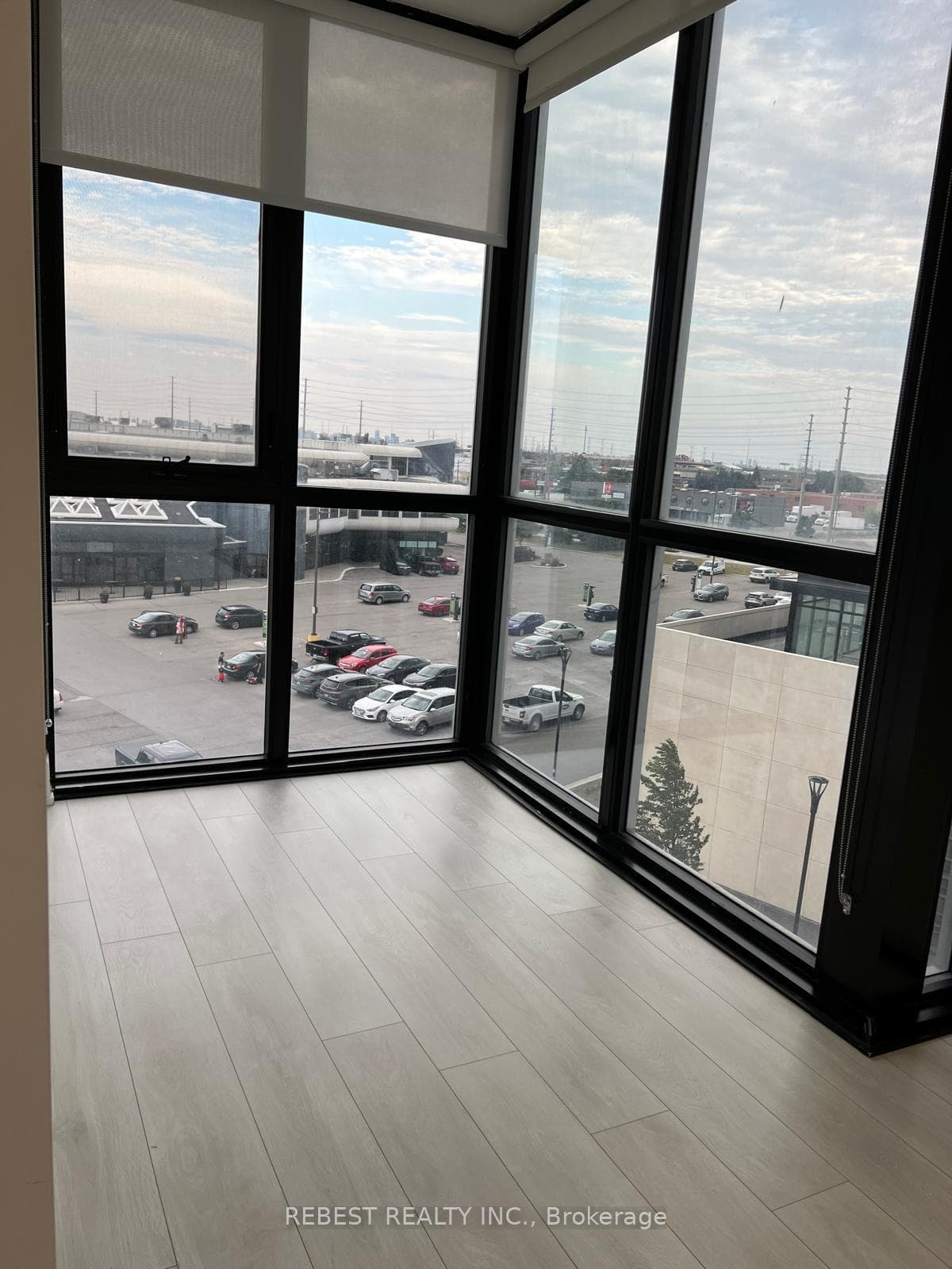 2908 Highway 7 Road Unit 402 photo 4