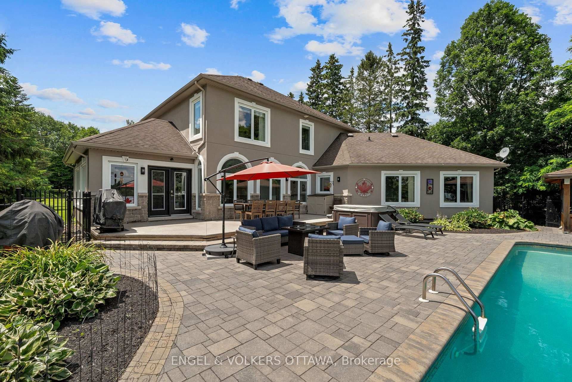 5833A Rideau Valley Drive photo 38