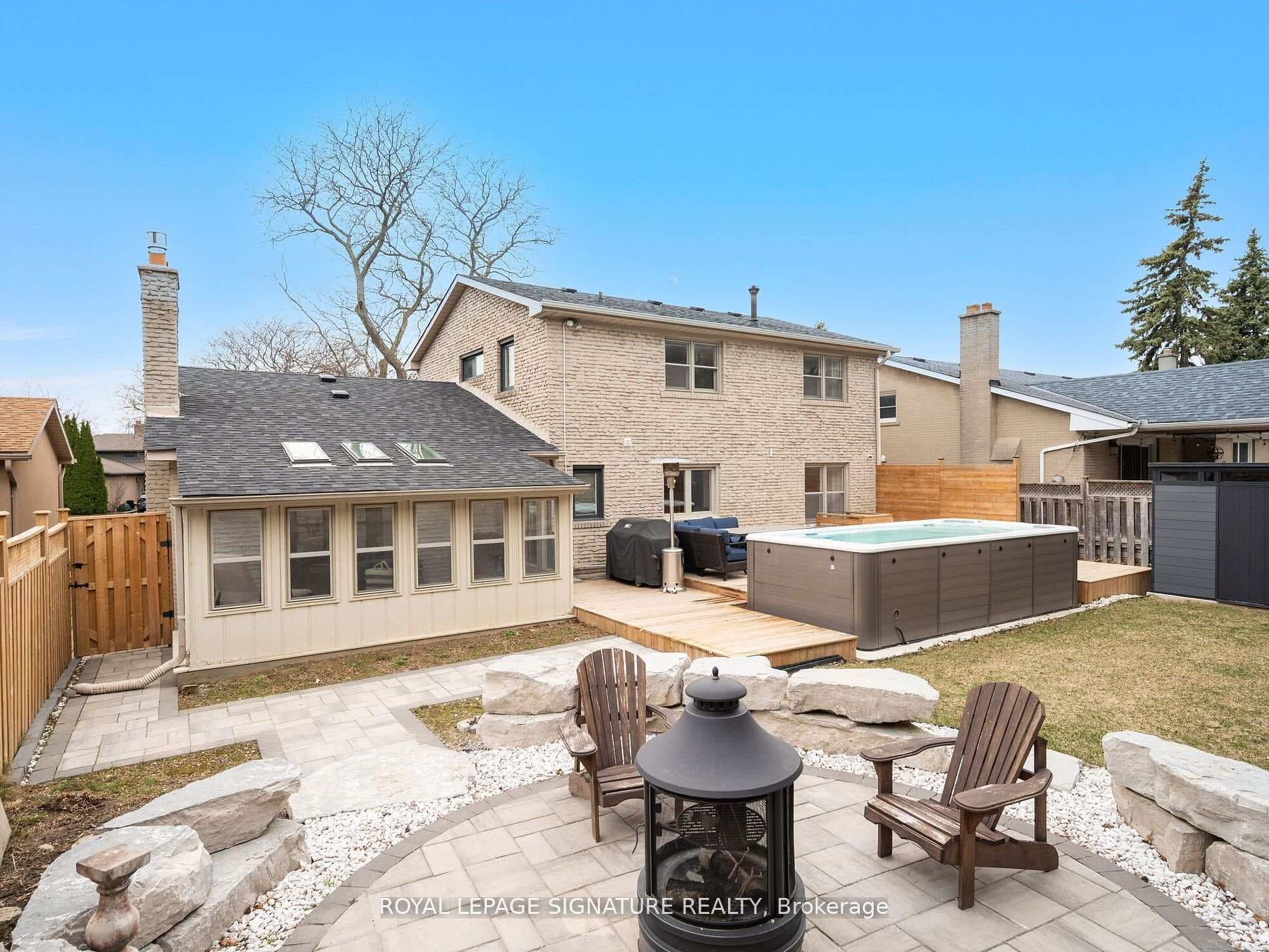 31 Hatherton Crescent photo 47