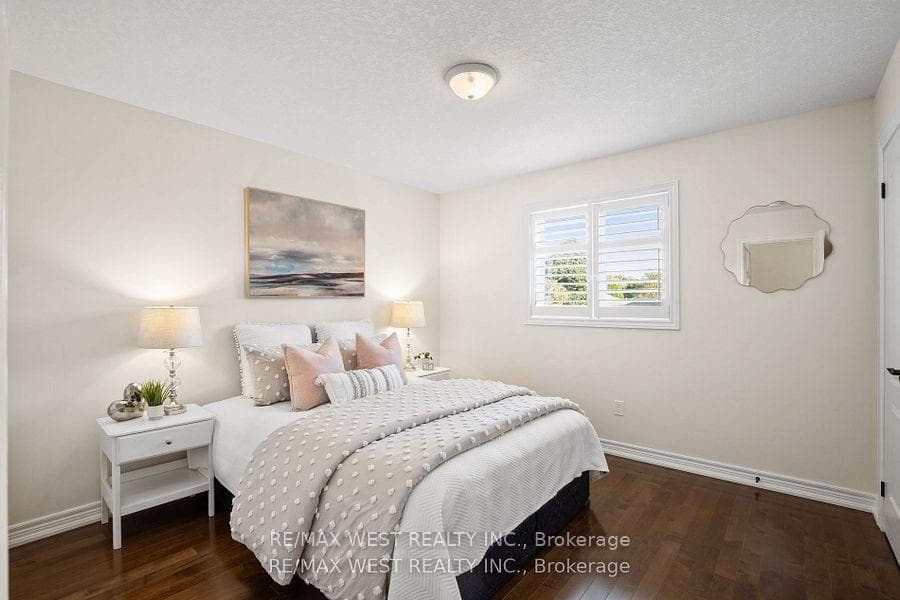 47 Burt Avenue photo 20