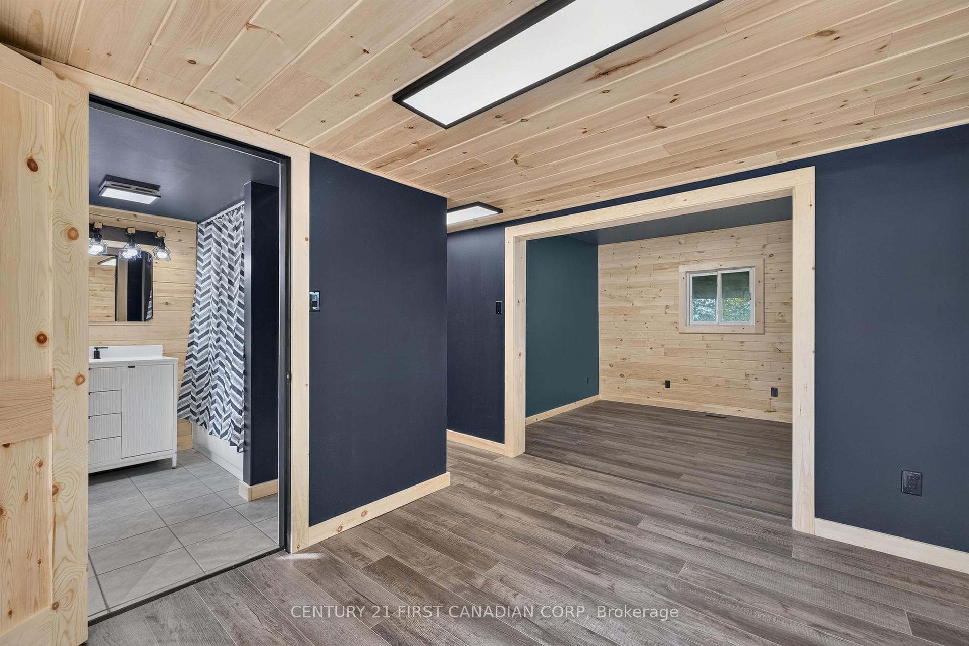 20847 Victoria Road photo 21