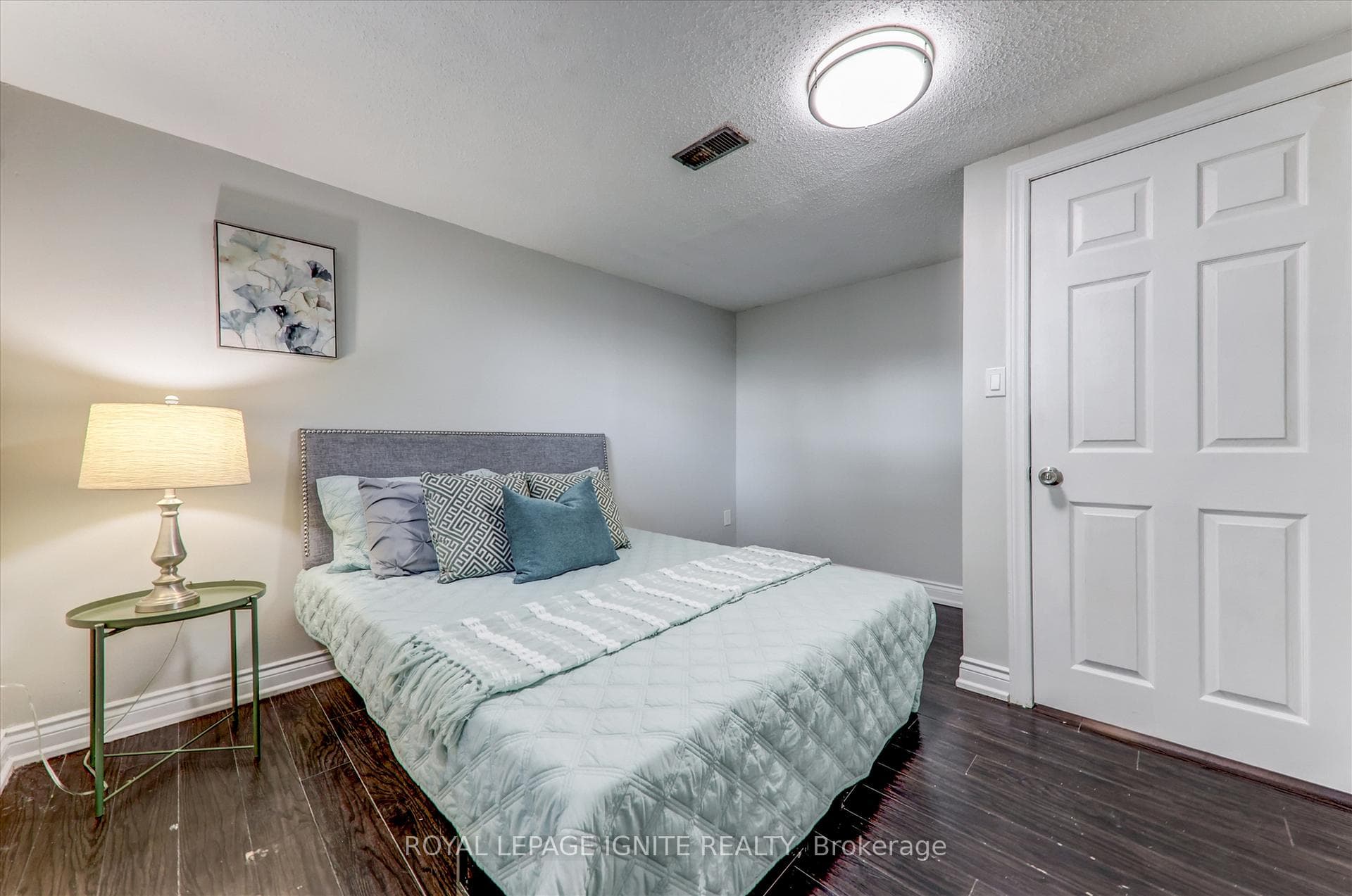 48 Milford Haven Drive photo 25