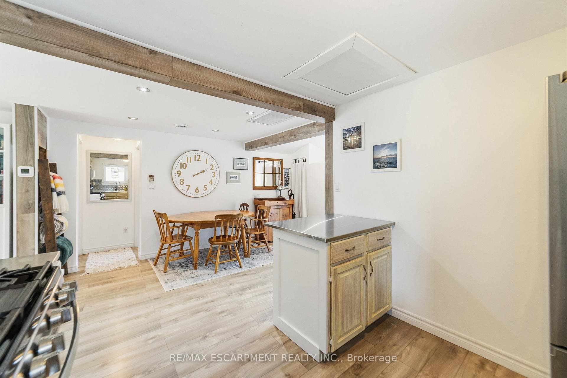 425 Ross Avenue photo 9