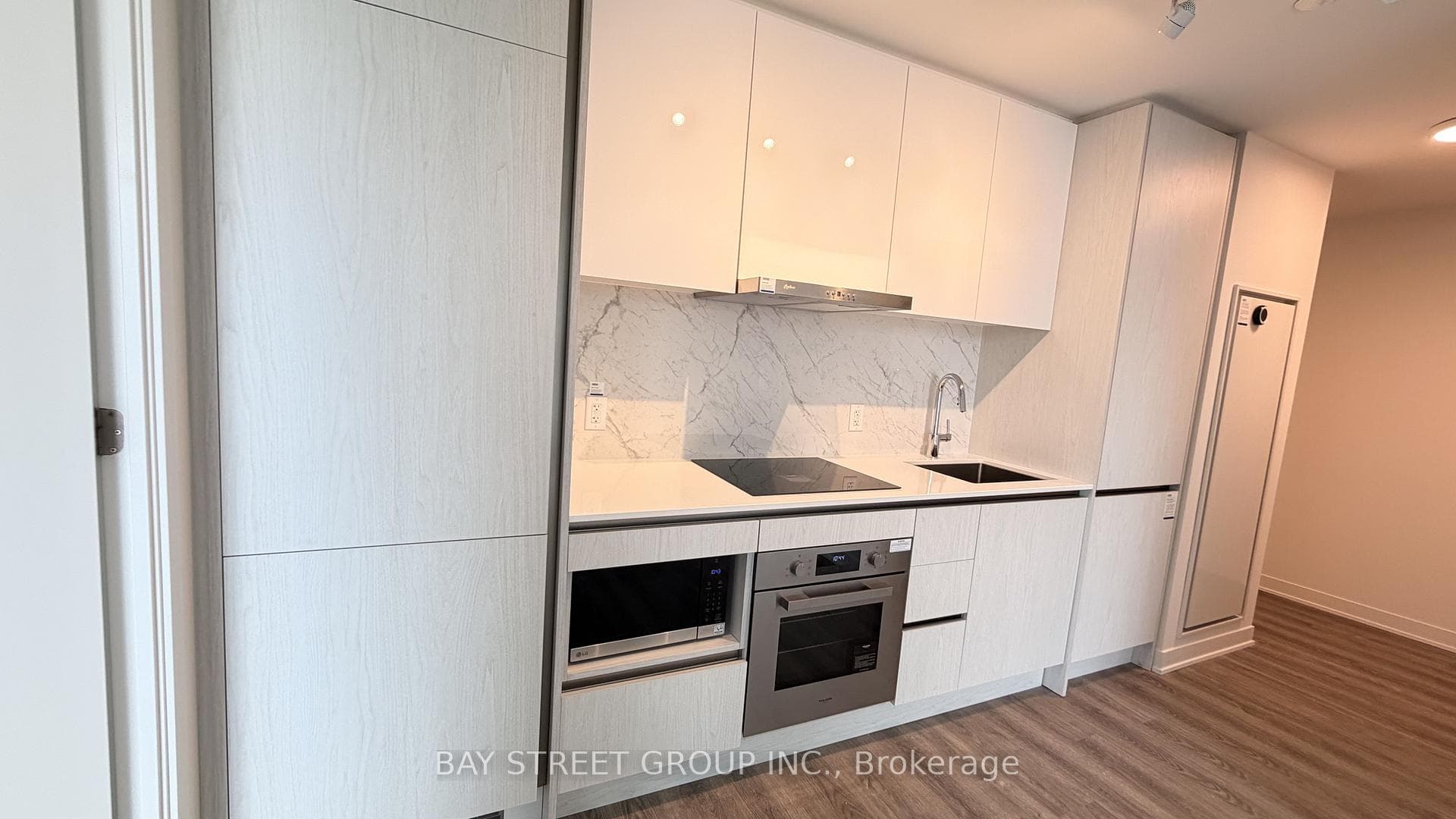 180 Front Street Unit 2112 photo 6