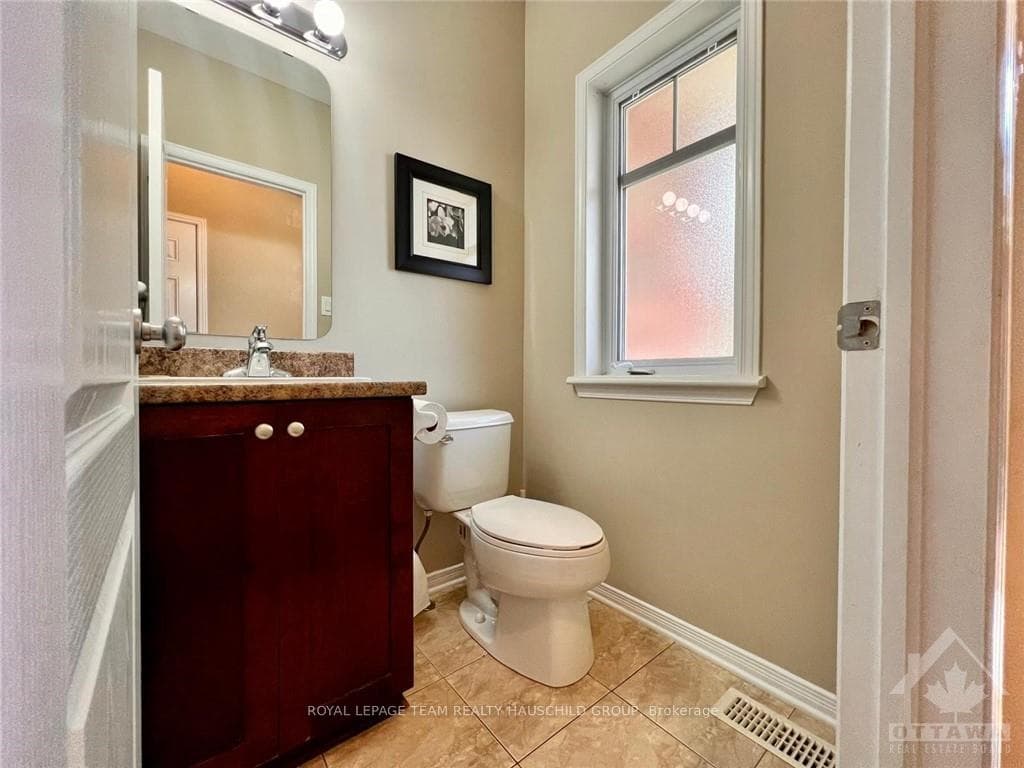 296 BADGELEY Avenue photo 12