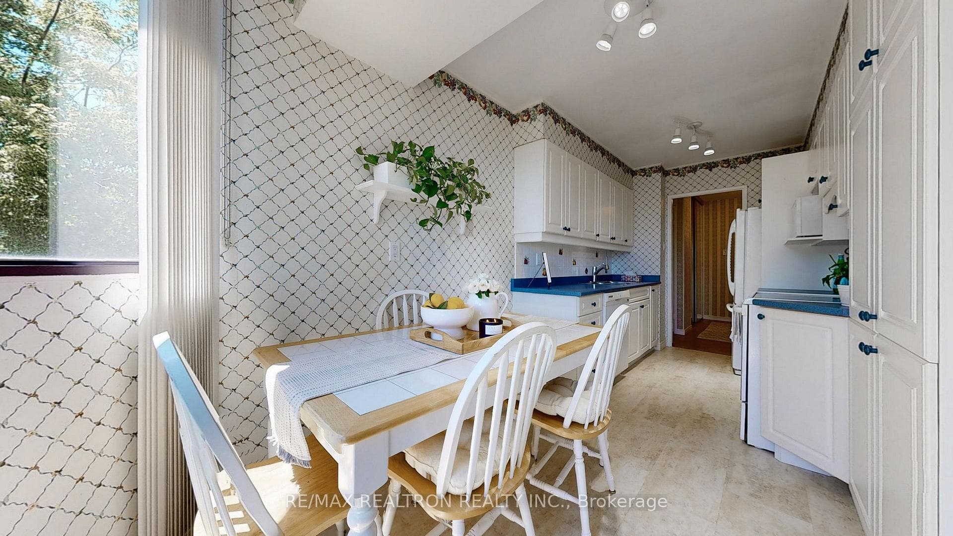 40 Baif Boulevard Unit 309 photo 11