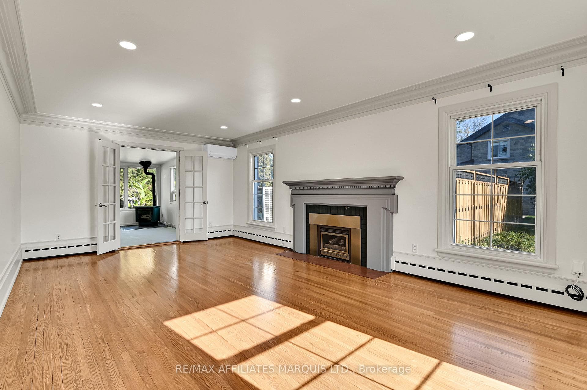 1603 Peter Street photo 11