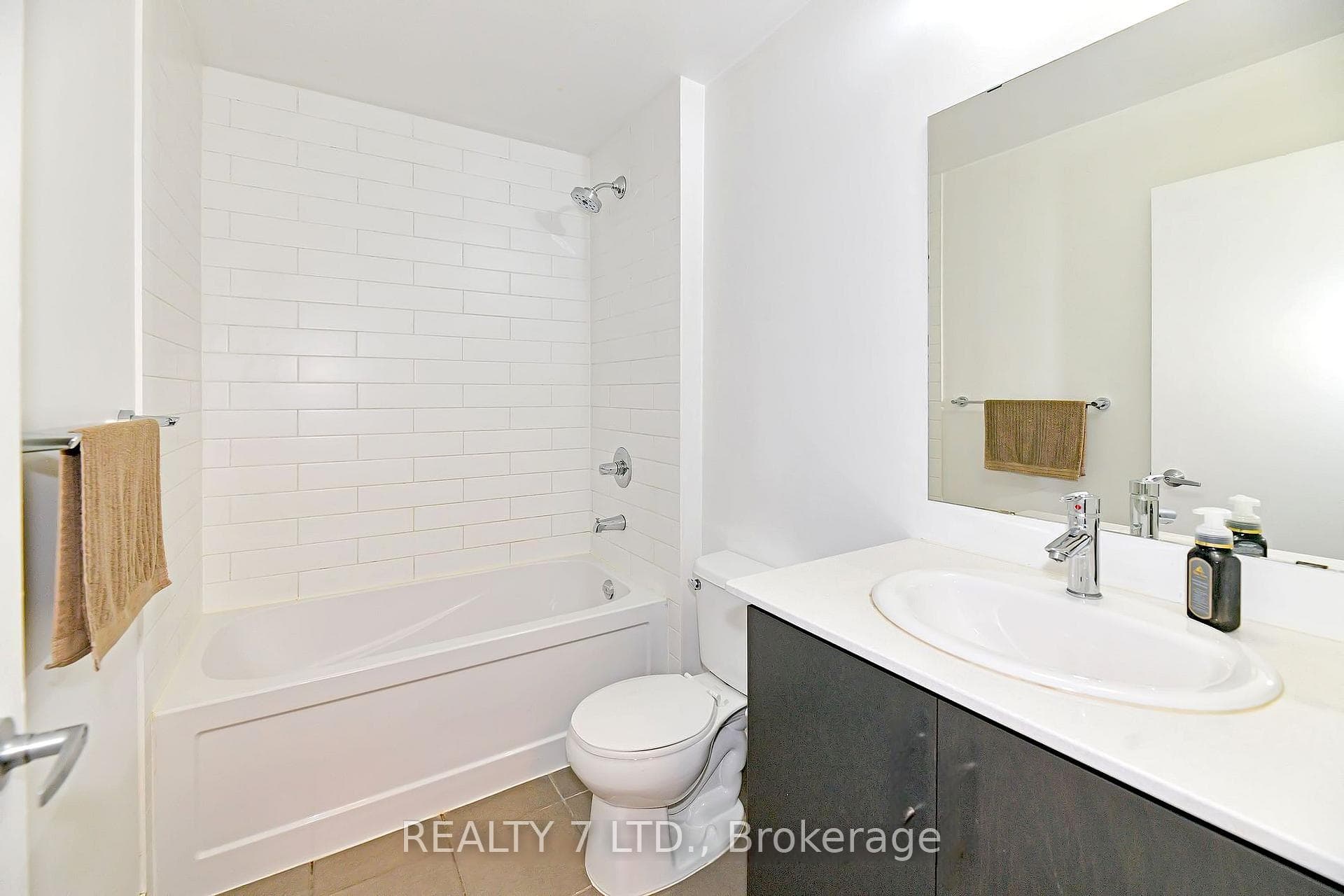 360 Square One Drive Unit 2709 photo 36
