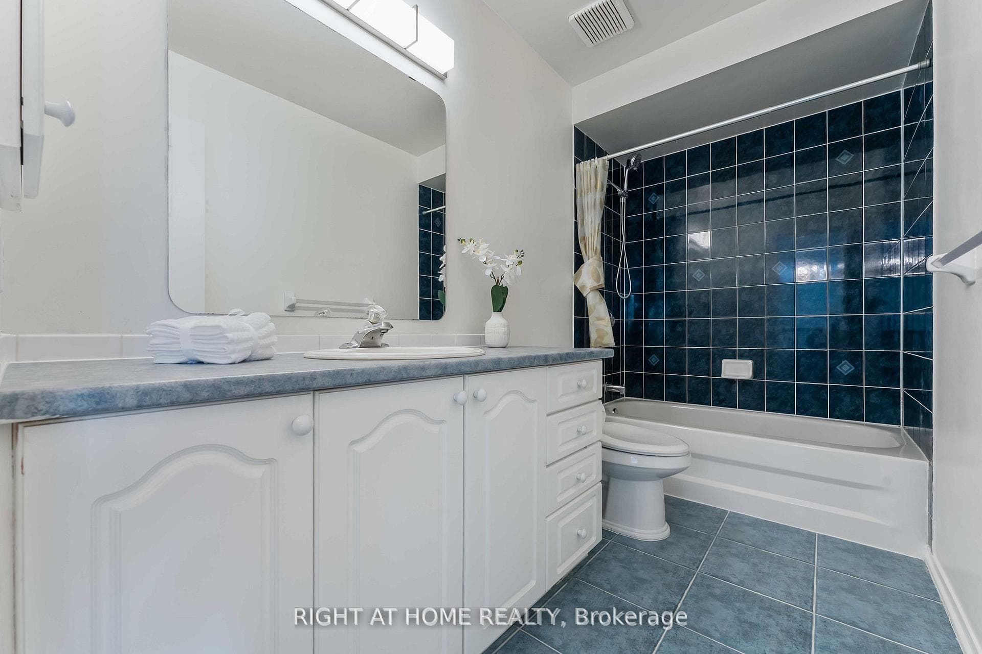 104 B Craig Henry Drive photo 31