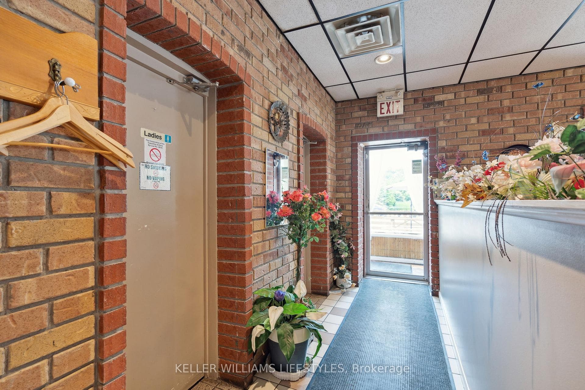 103 Commissioner Street photo 11