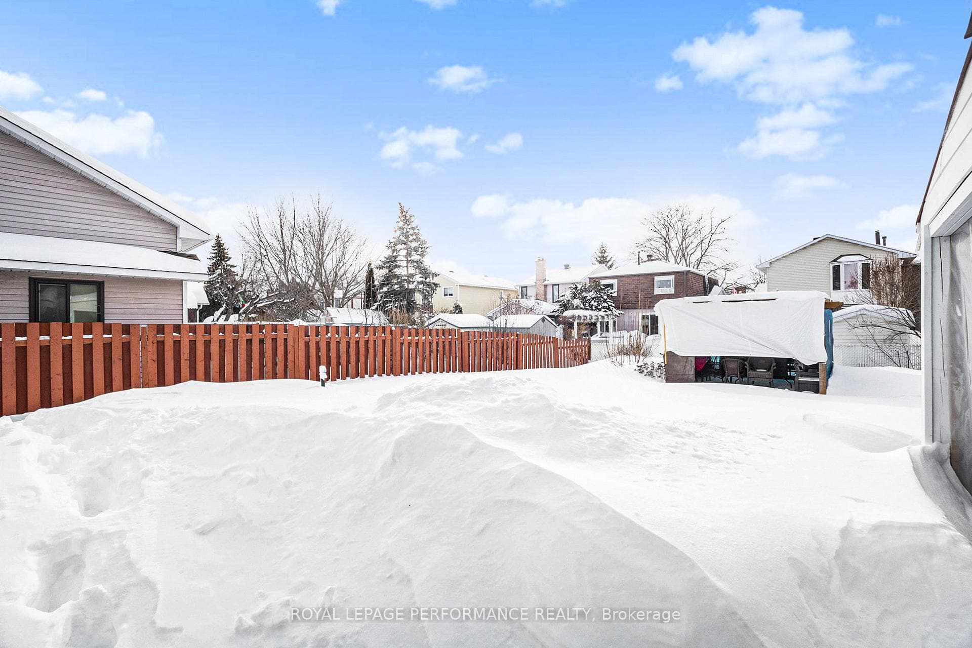 1070 St Germain Crescent photo 27
