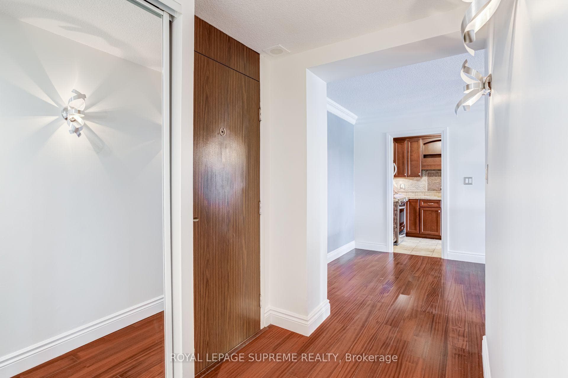 250 Scarlett Road Unit 305 photo 11