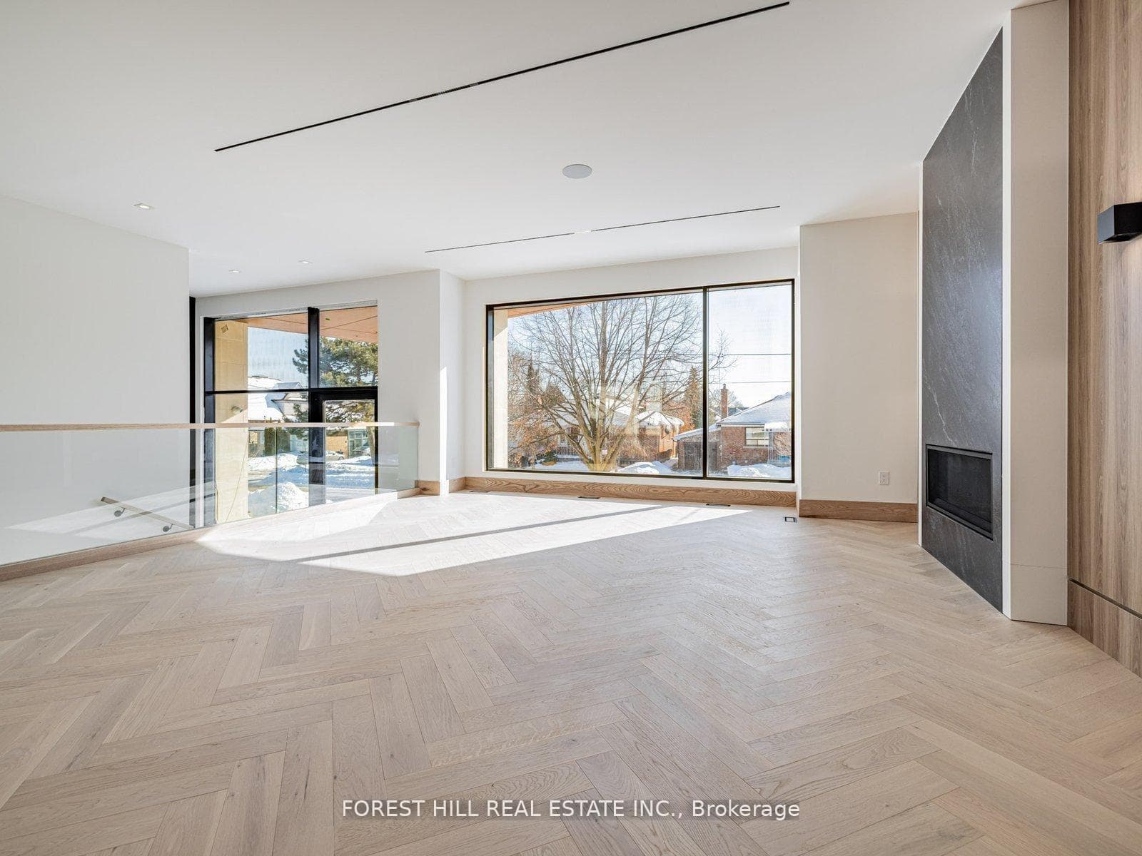 492 Hounslow Avenue photo 8